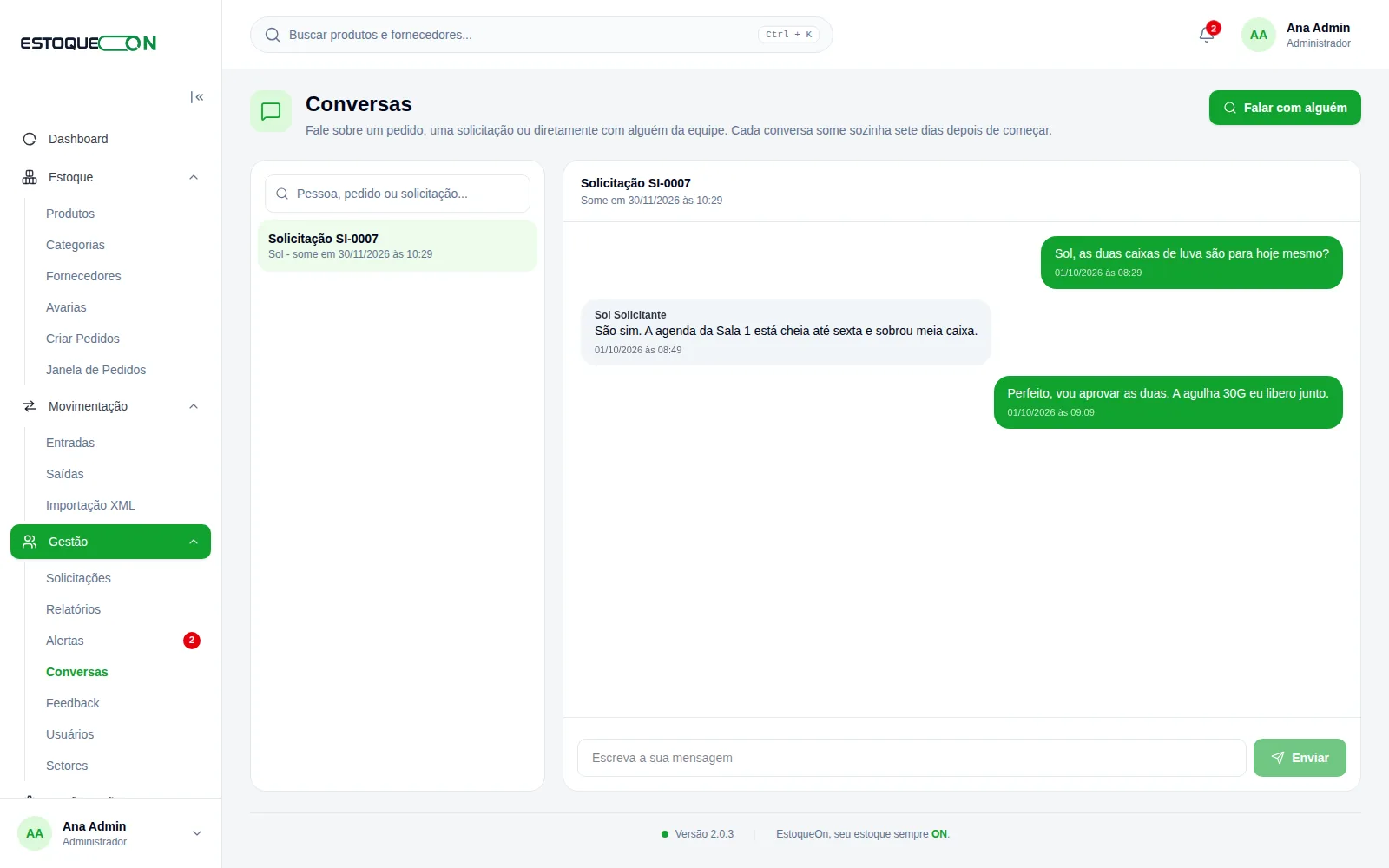 Chat interno do EstoqueOn, numa conversa sobre uma solicitação aguardando aprovação